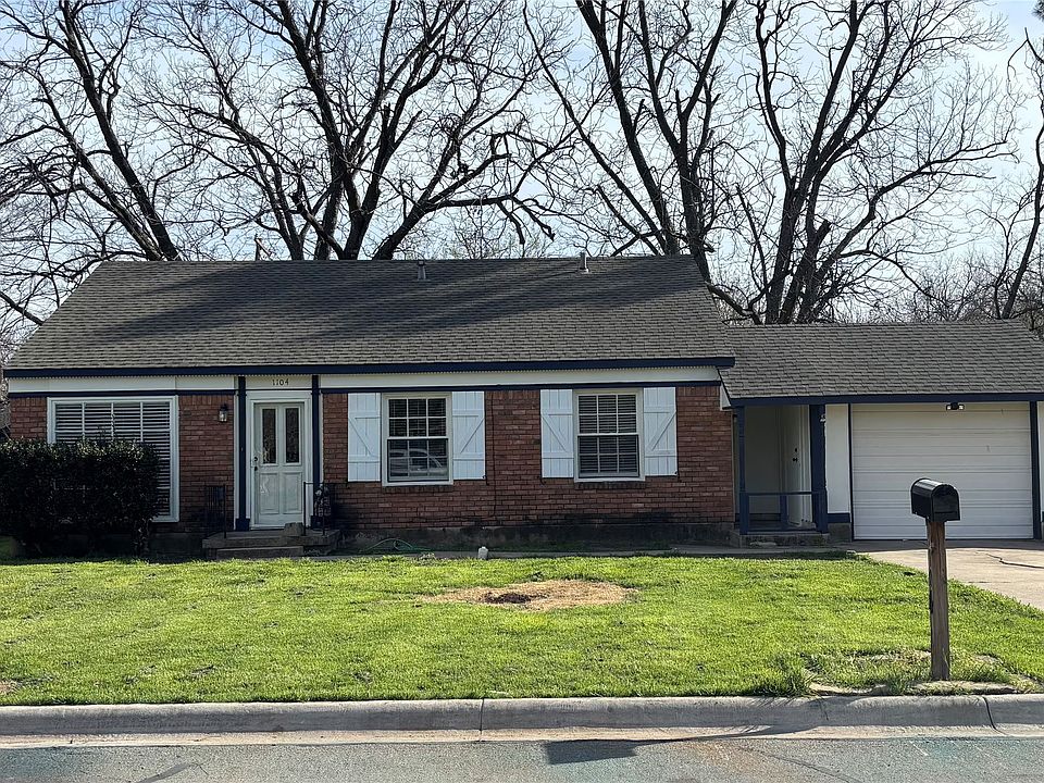 1st image of 1104 Sierra Dr