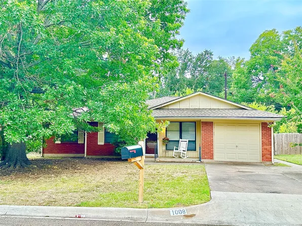 1008 Sierra Dr, Denton, TX 76209