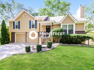 1321 NE Quail Walk Dr, Blue Springs, MO 64014