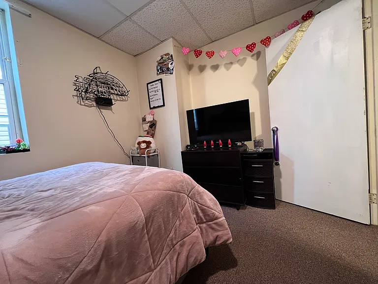 382 Forest Ave — Photo 3