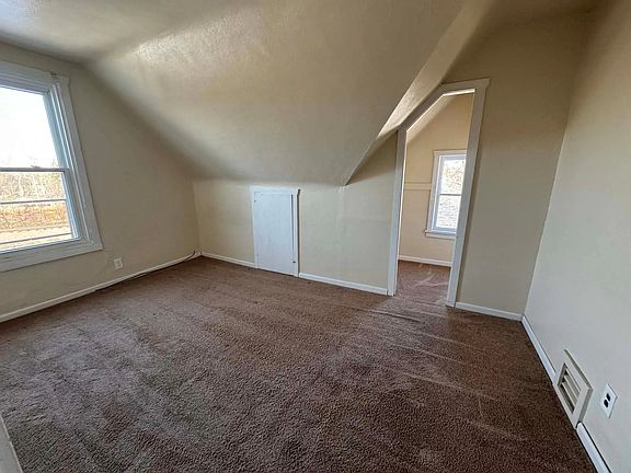 2nd image of 1113 Kingsbury St #11