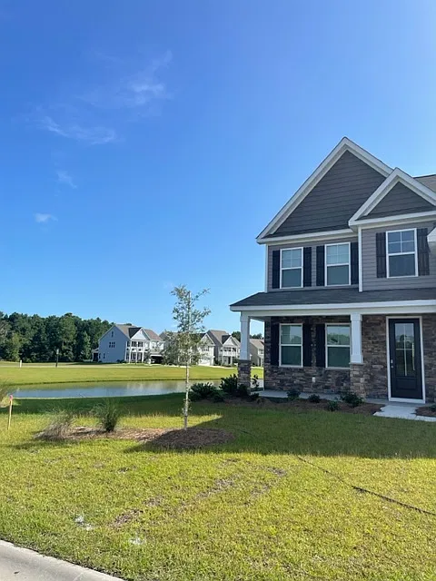 4 bed, 2665 sqft, $2,795 — Photo 2