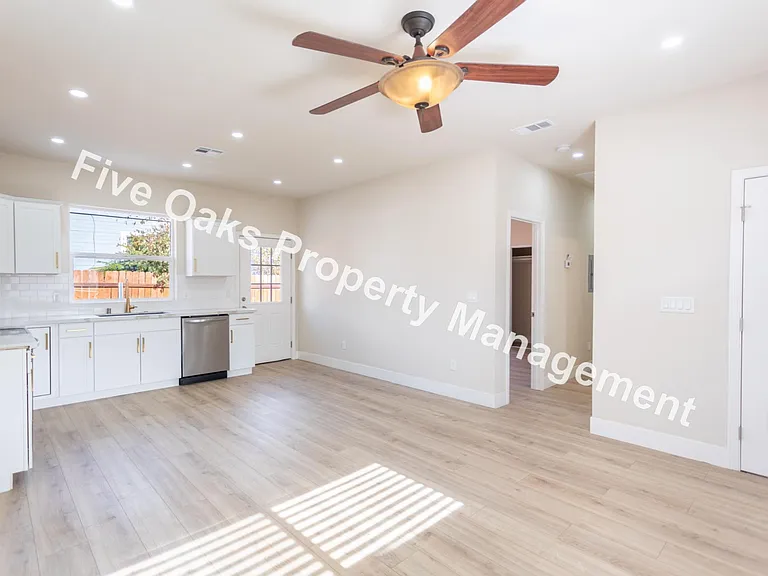 811 1/2 Natoma St — Photo 10
