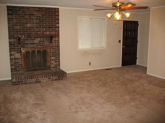 Great Room w/Fireplace