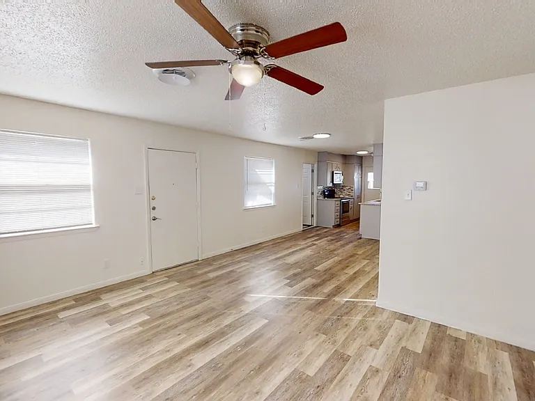 1505 Daude Ave — Photo 3