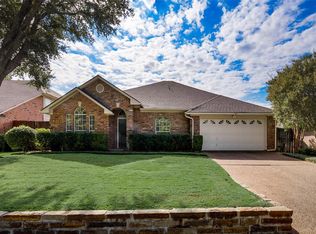 1721 Altacrest Dr, Grapevine, TX 76051