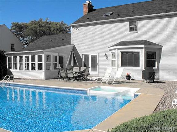 2nd image of 406 Riverview Dr