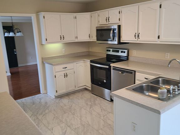 3rd image of 371 Northwood Hills Dr