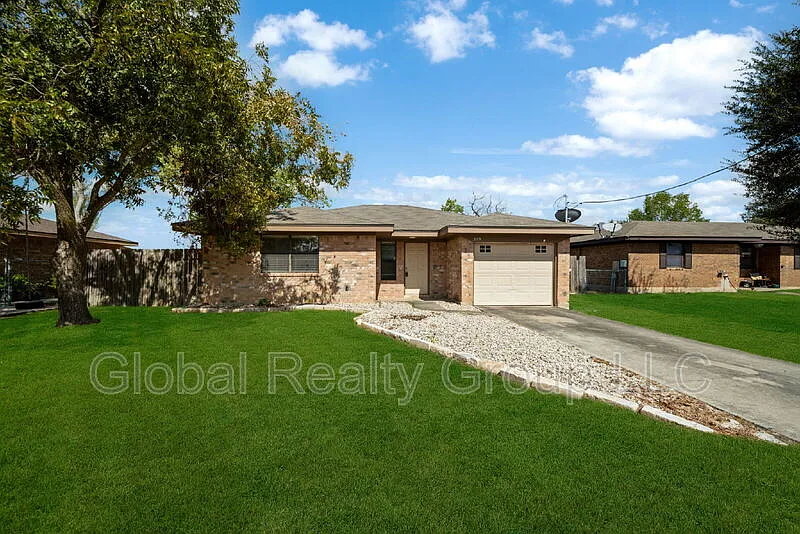 309 Meadow Dr