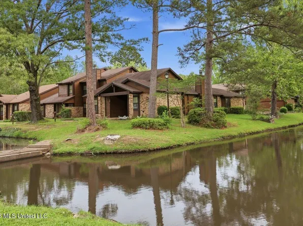 26 Shore Dr, Clinton, MS 39056