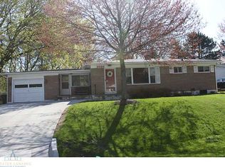 5586 Hallendale Rd, Haslett, MI 48840