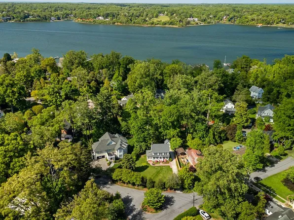202 Wardour Dr, Annapolis, MD 21401