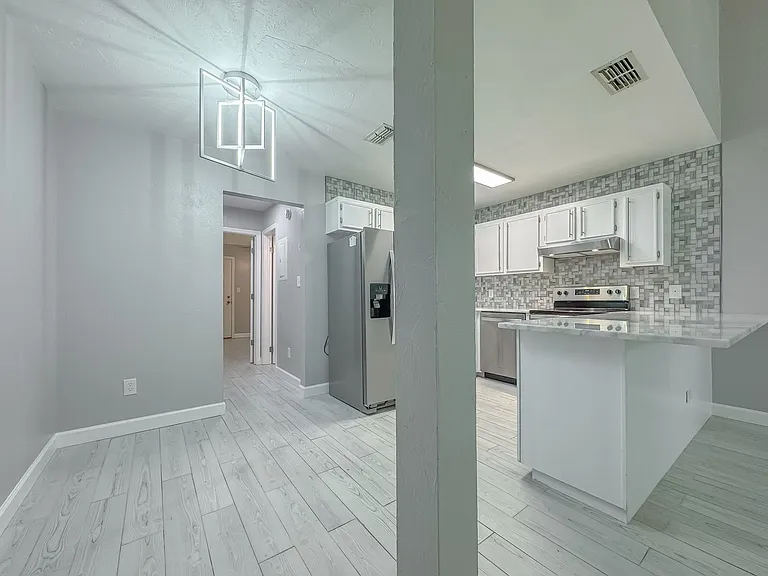 934 S Lipona Rd — Photo 6
