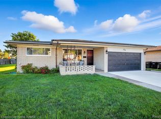 37011 Tricia Dr, Sterling Heights, MI 48310