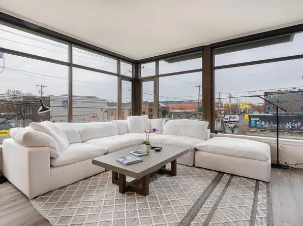 1760 NW 56th St APT 218, Seattle, WA 98107