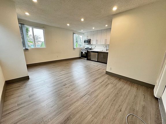 3rd image of 12117 Pacific Ave APT 1