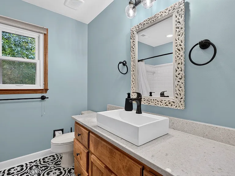 104 Exeter Ct — Photo 21