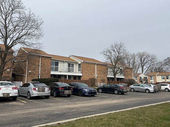 3rd image of 1950 Kenilworth Cir APT C
