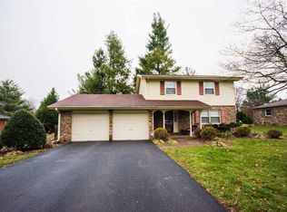 1572 Grinstead Way, Bowling Green, KY 42103