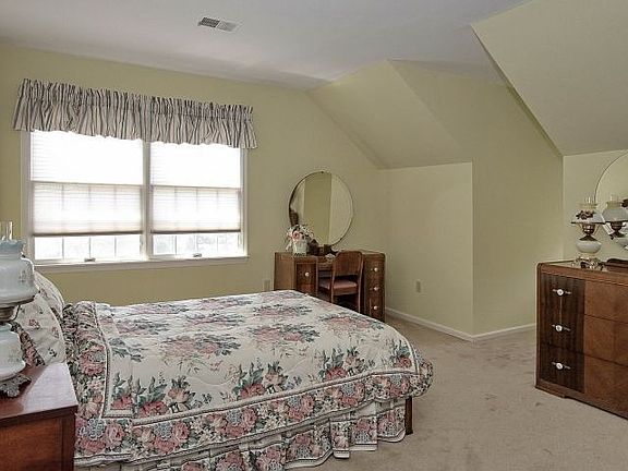 2nd Master Suite w/ Bath