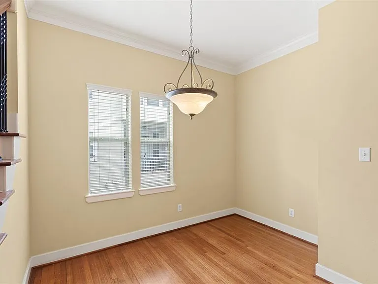 5734A Kansas St — Photo 11