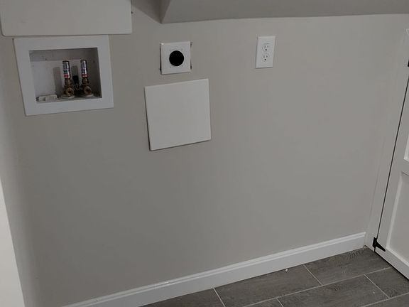 4th image of 72 South Ave #2