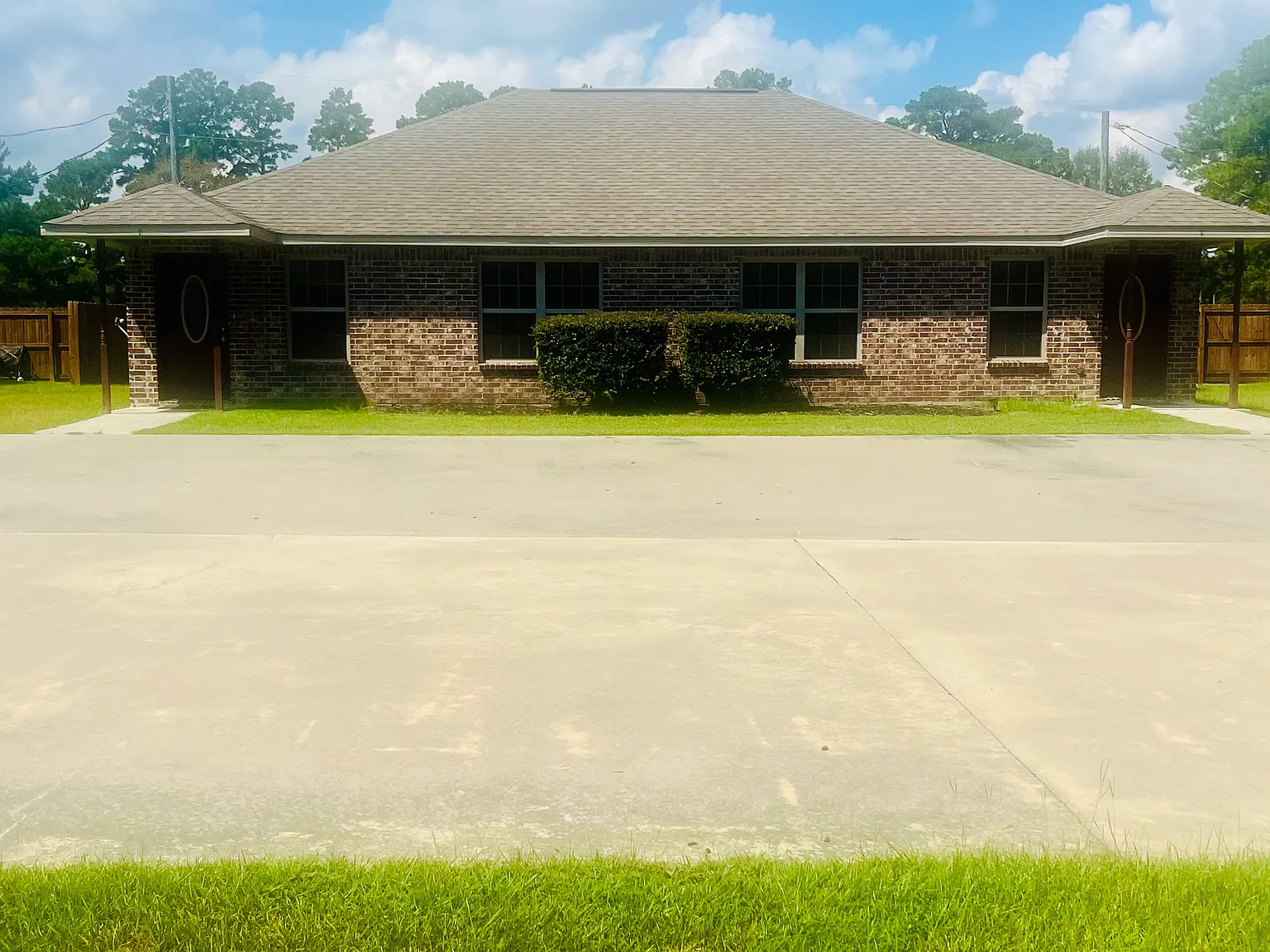 333 County Line Rd — Photo 1