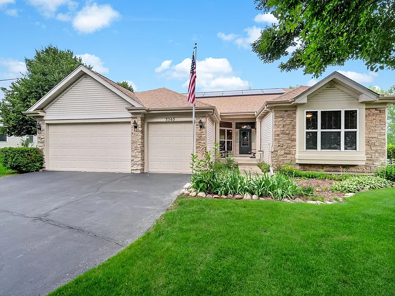 3565 Ayres Dr — Photo 1