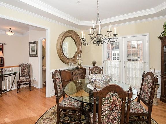2nd image of 210 Aldridge Pl #8