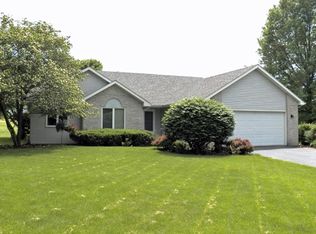 5217 Red Tail Dr, Machesney Park, IL 61115