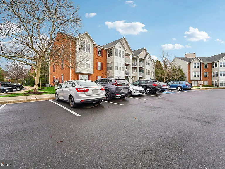 2444 Blue Spring Ct #303 — Photo 21