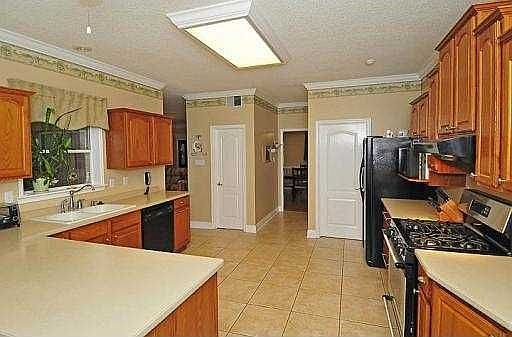 5th image of 3501 Lake Lynn Dr