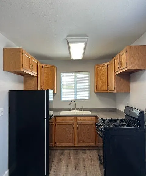 155 N Bitterbush St #B — Photo 13