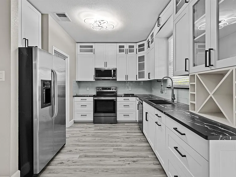 303 Quail Hollow Dr — Photo 10