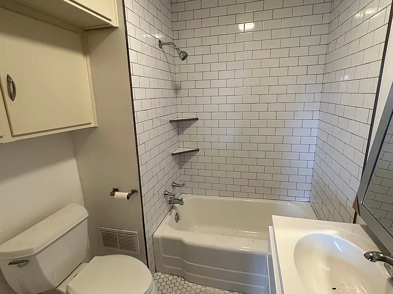 103 E Park Ln — Photo 5
