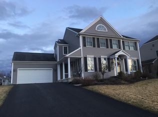 3 Wallbrook Ct, Cohoes, NY 12047