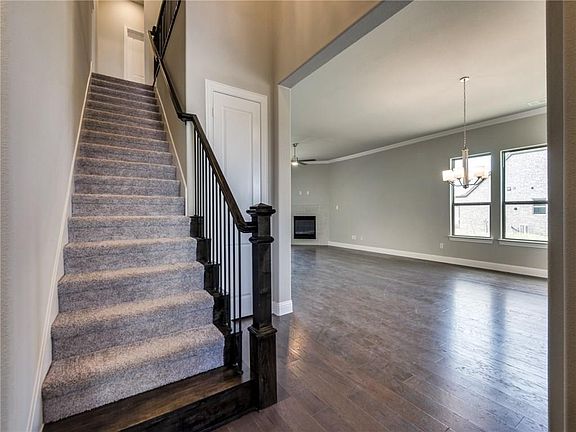 4th image of 9535 Kavik St