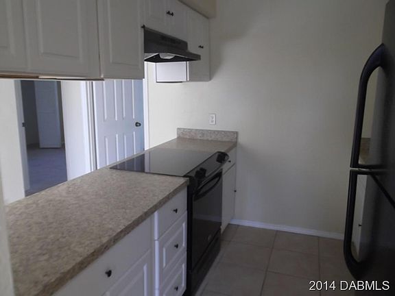 3rd image of 2927 India Palm Dr #2925
