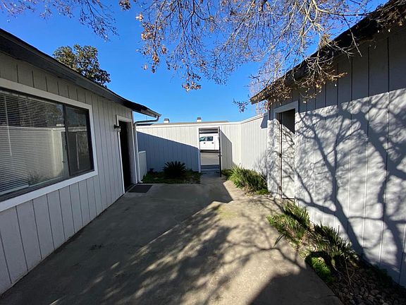 4th image of 3400 Kingswood Dr APT 8
