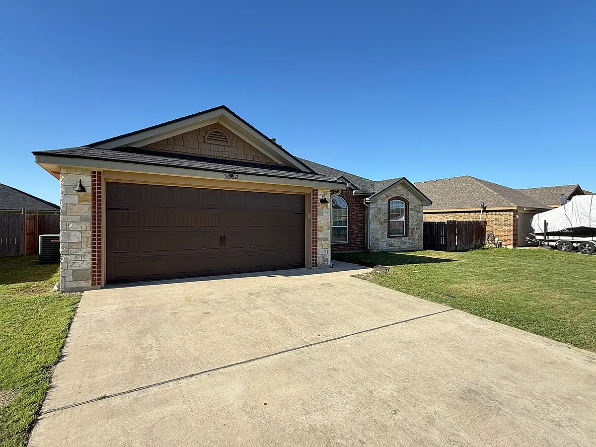 Building Photo - 3002 Montague County Dr