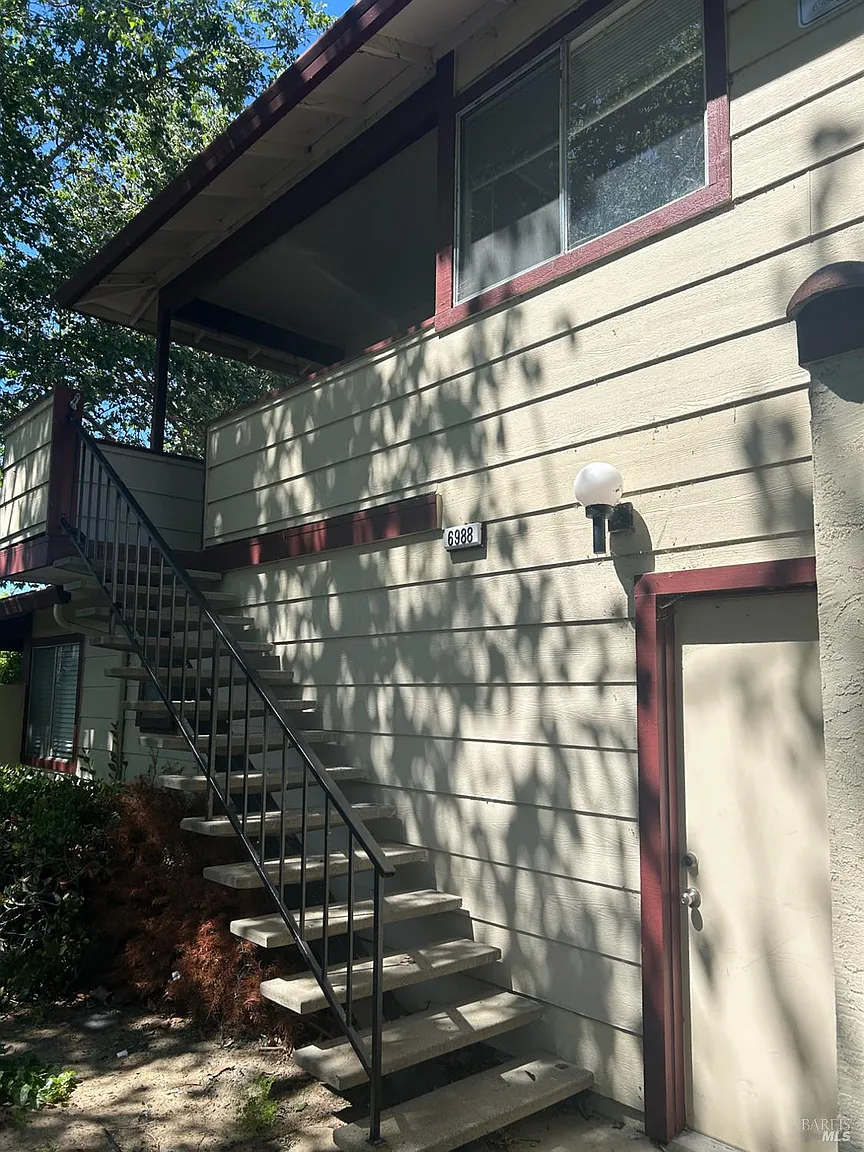 6988 Jarvis Avenue photo 1