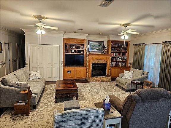 4th image of 17 Pine Terrace Dr