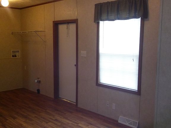 3rd image of 113 Irma Ln #113