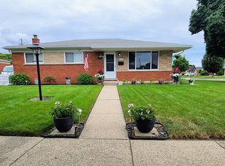 29612 Flanders Ave, Warren, MI