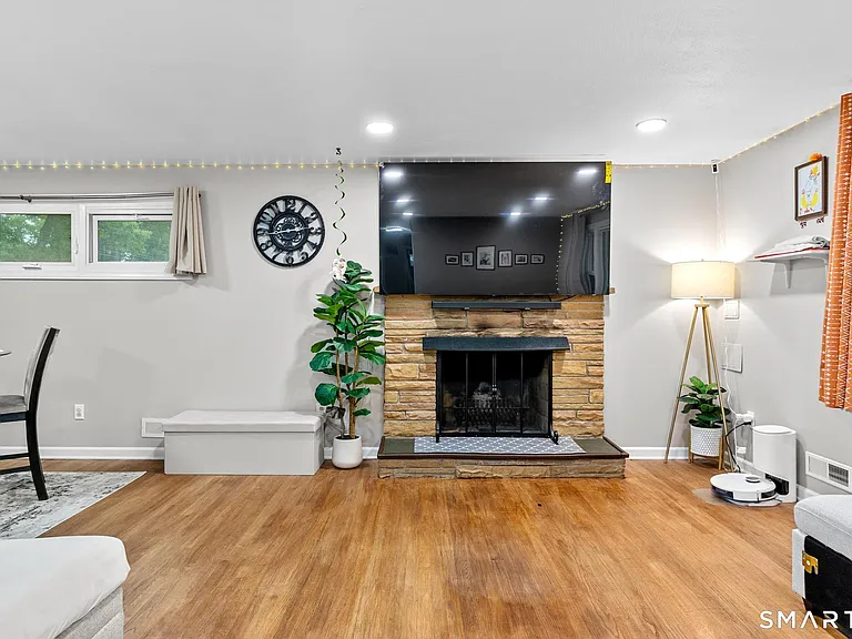 128 Forest Dr — Photo 8