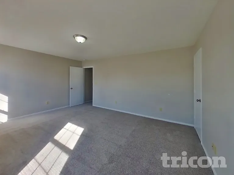 4244 Village Trace Dr — Photo 10