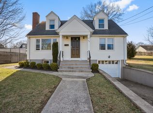 55 Travis Dr, Bridgeport, CT 06606