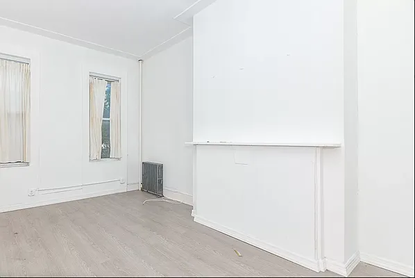 Rented by Fave Realty Inc | media 7