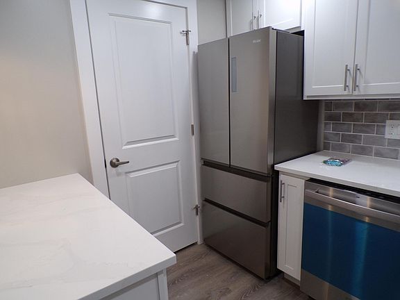 4th image of 2699 Neil Ave #D