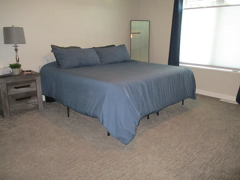 177 N Canterbury Cir — Photo 18
